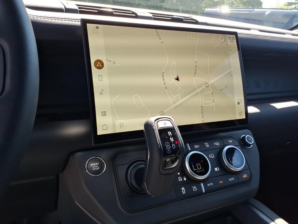 New 2026 Land Rover Defender 130 X-Dynamic SE AWD/4WD image 19
