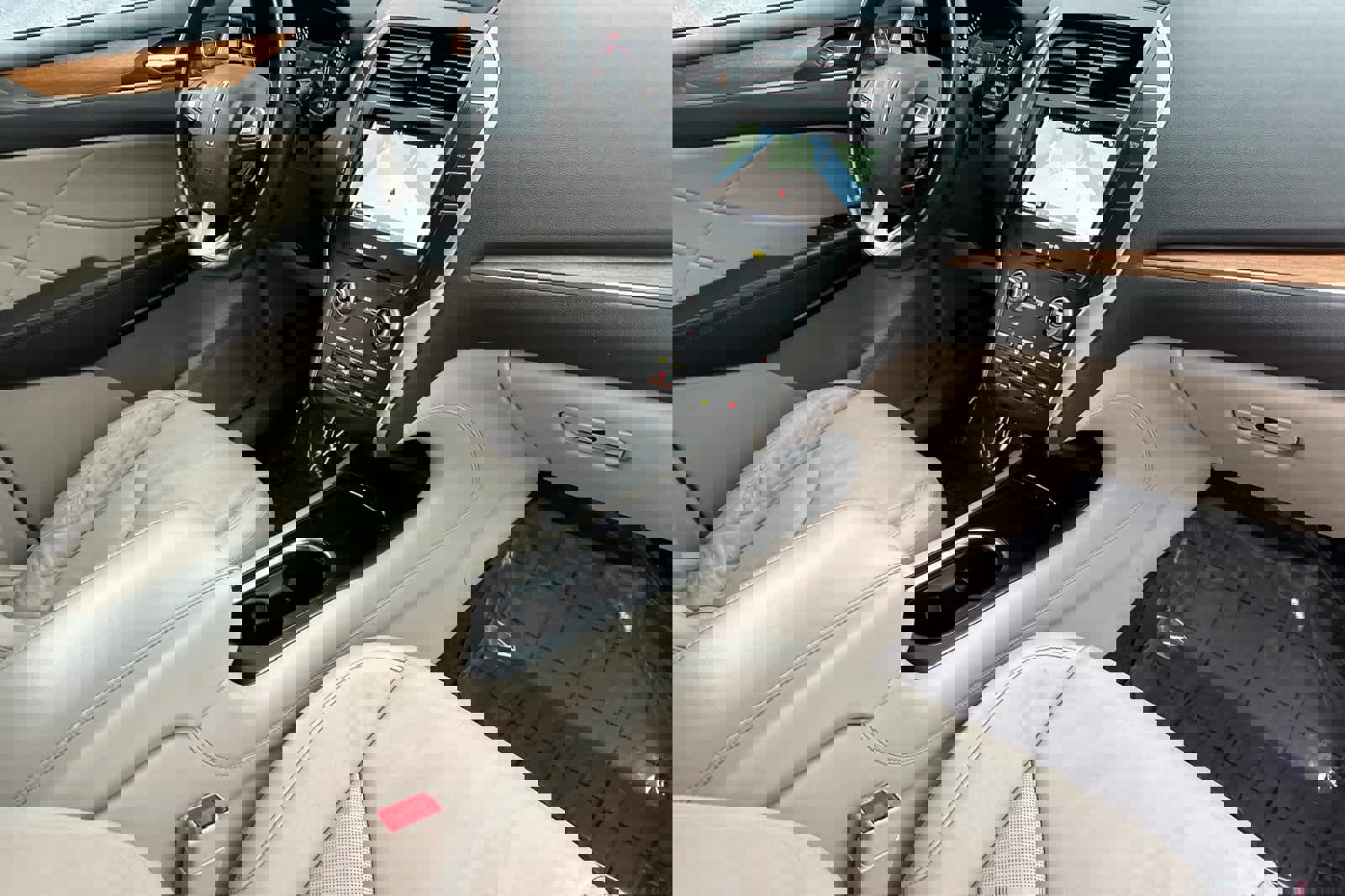 Used 2018 Lincoln MKC Select w/ Select Plus Package image 16