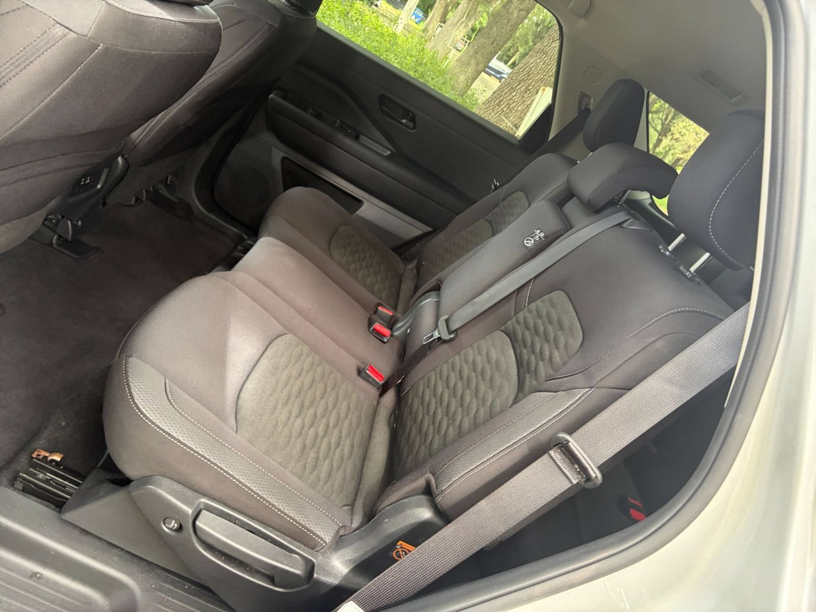 Used 2025 Nissan Pathfinder SV AWD/4WD image 27