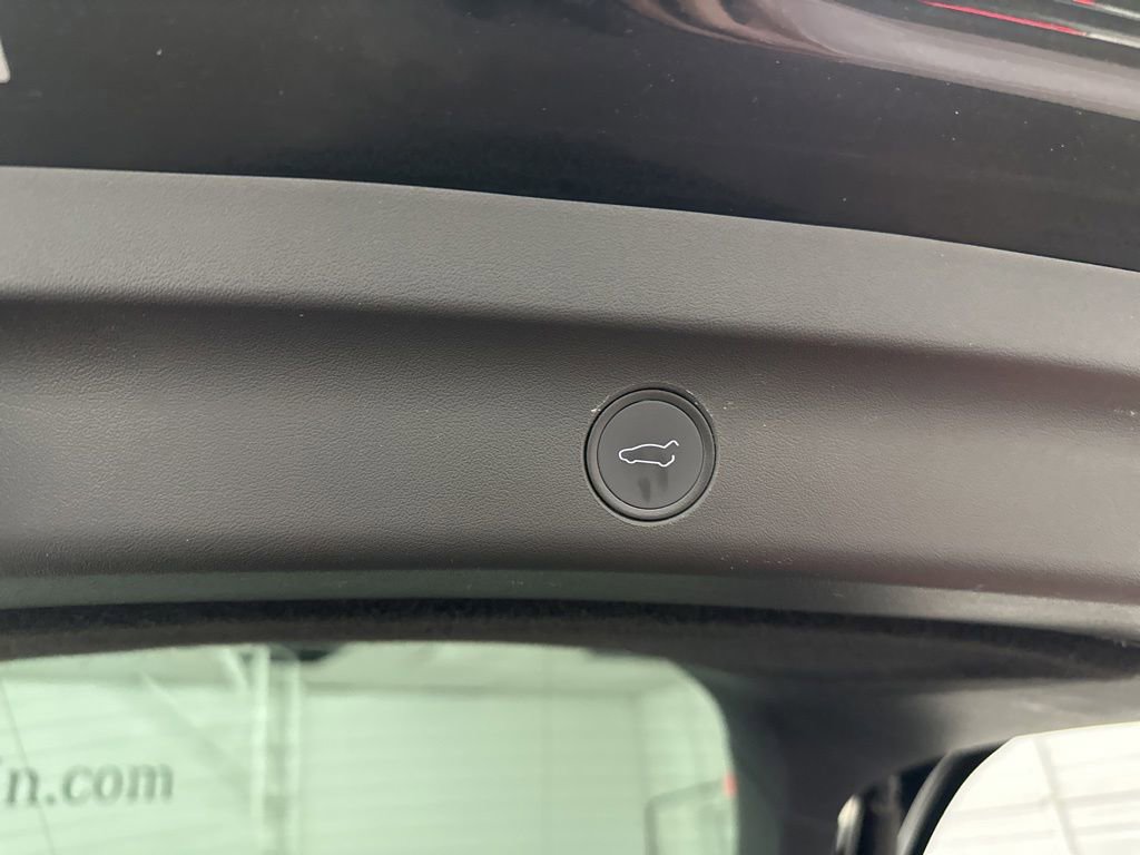 Used 2021 Tesla Model Y Long Range AWD/4WD image 20