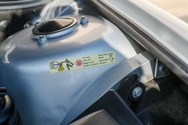 Used 2002 BMW Z8 RWD image 37
