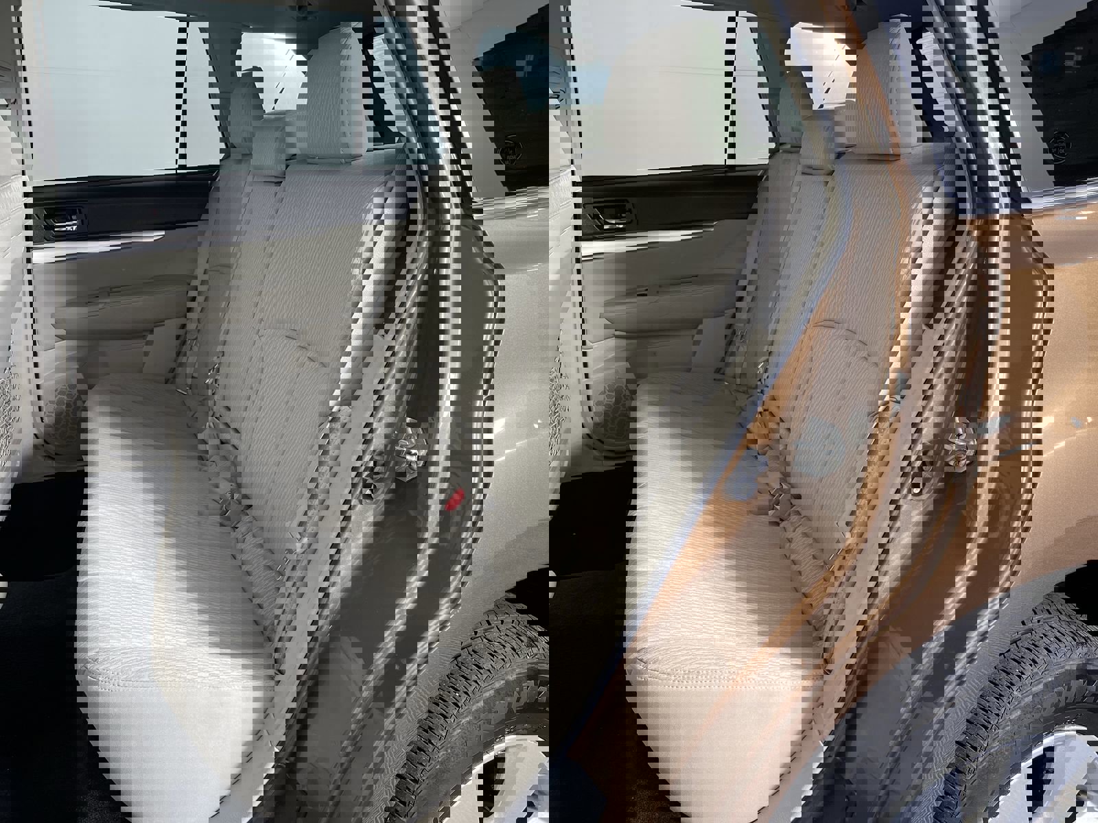 Used 2011 Subaru Outback 2.5i Premium w/ All-Weather Pkg image 21