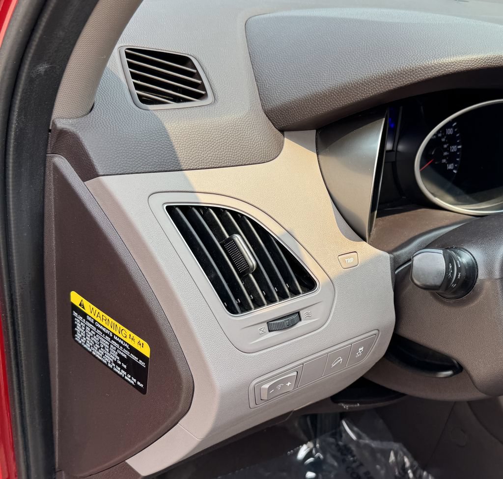 Used 2011 Hyundai Tucson GLS FWD image 14