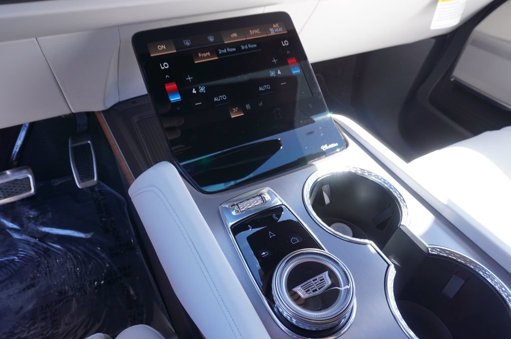 New 2026 Cadillac Vistiq Luxury AWD/4WD image 21
