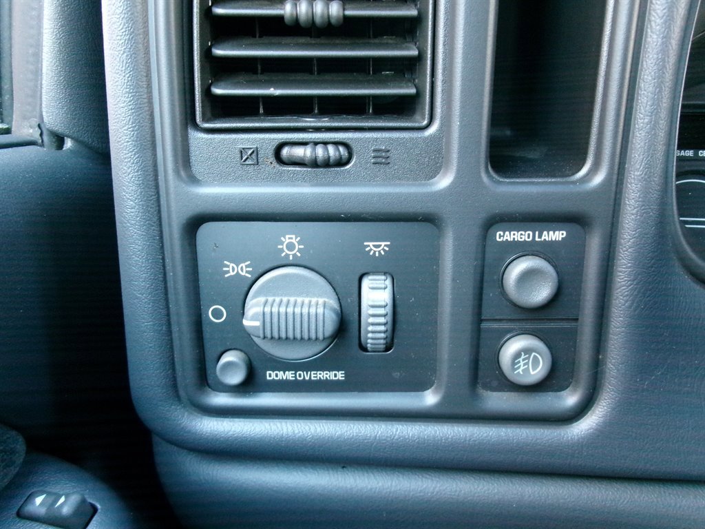 Used 1999 Chevrolet Silverado 1500 LS w/ Firm Ride Suspension Pkg image 24