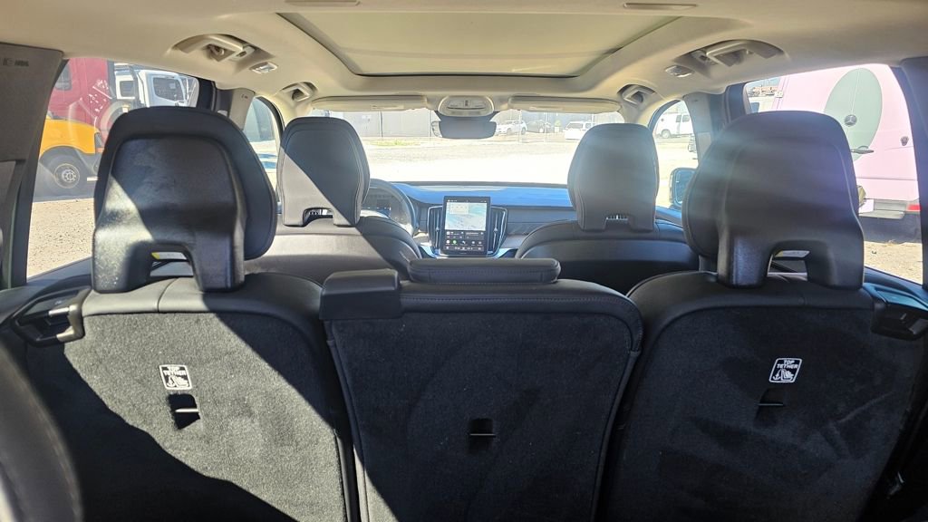 Certified 2025 Volvo XC90 B6 Plus image 8
