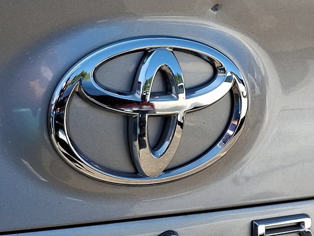 Used 2018 Toyota Camry LE FWD image 9
