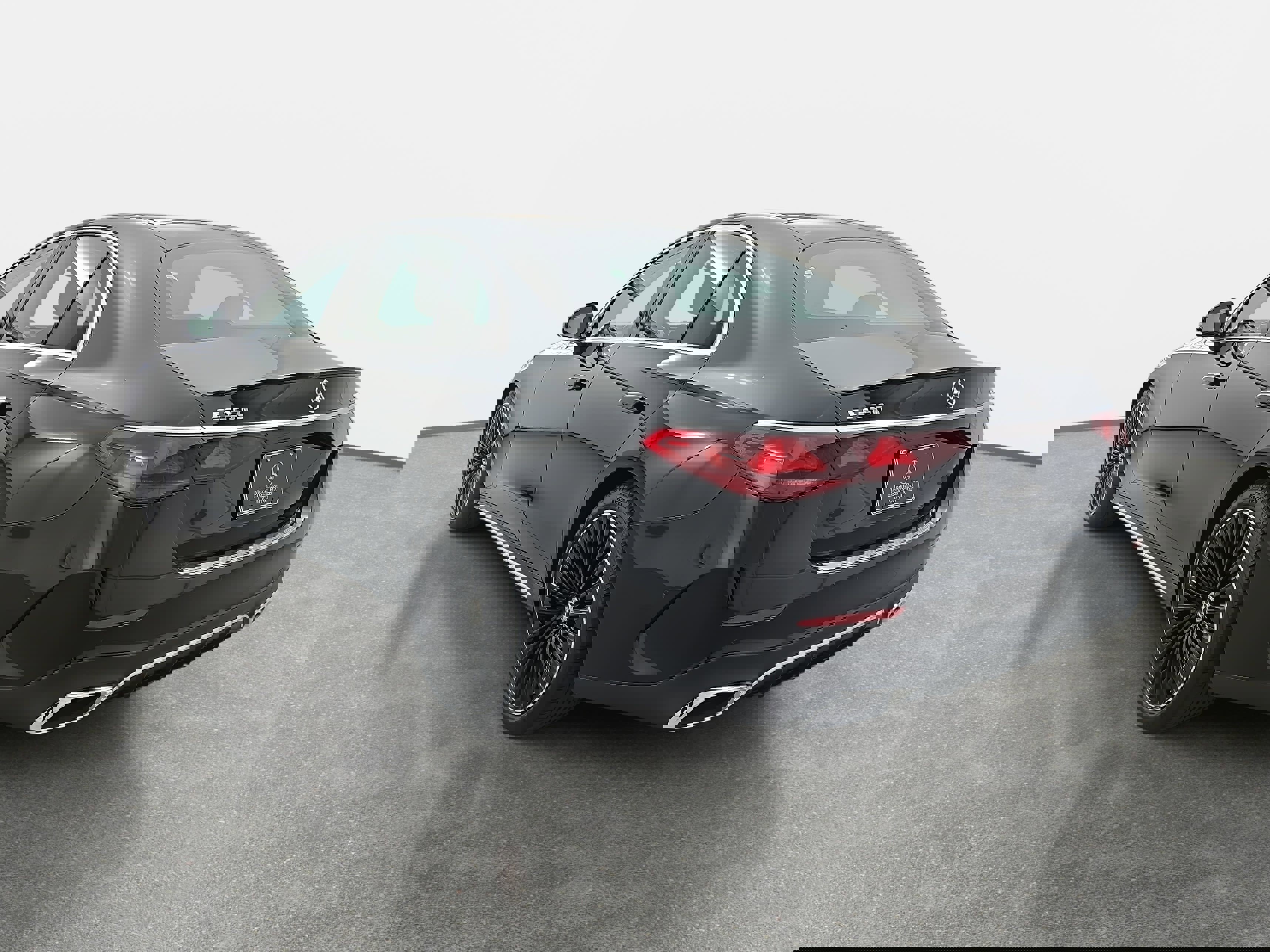 Used 2025 Mercedes-Benz E 350 4MATIC Sedan image 7