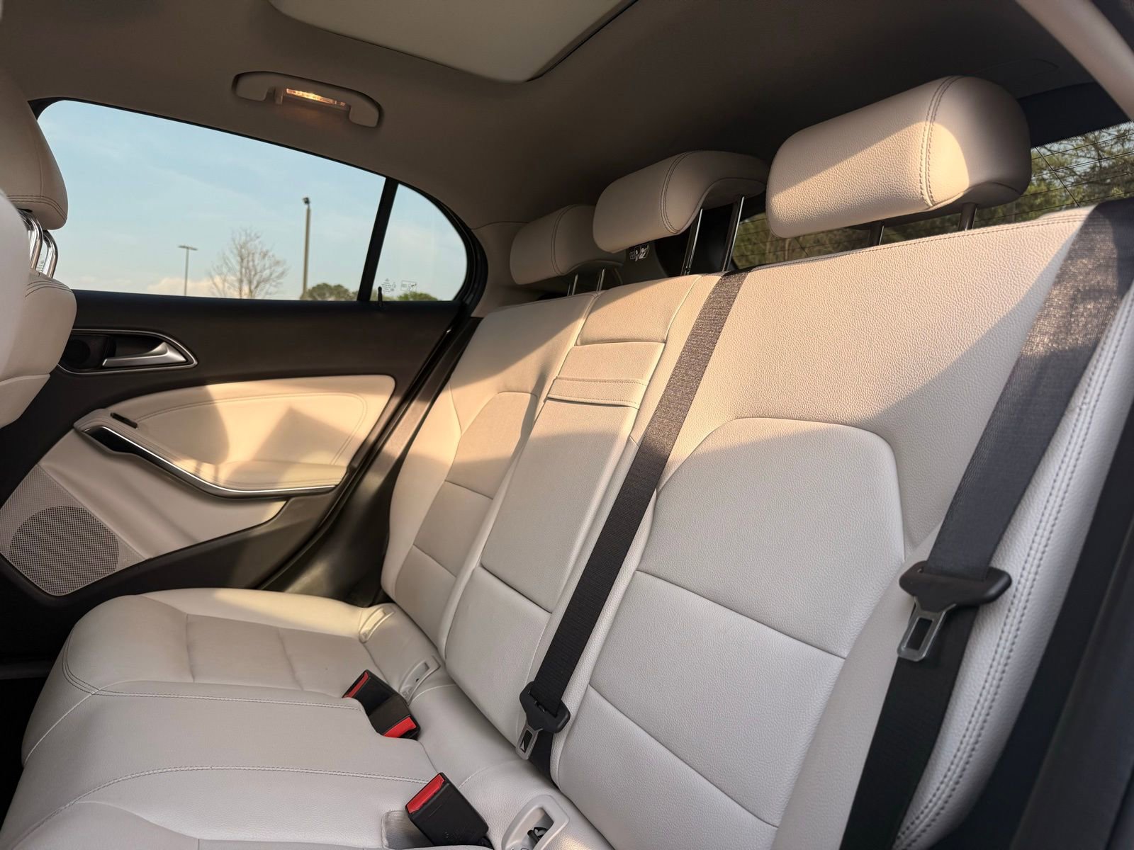 Used 2015 Mercedes-Benz GLA 250 4MATIC image 27
