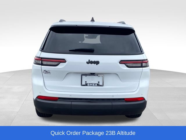 Used 2023 Jeep Grand Cherokee L Laredo RWD image 4