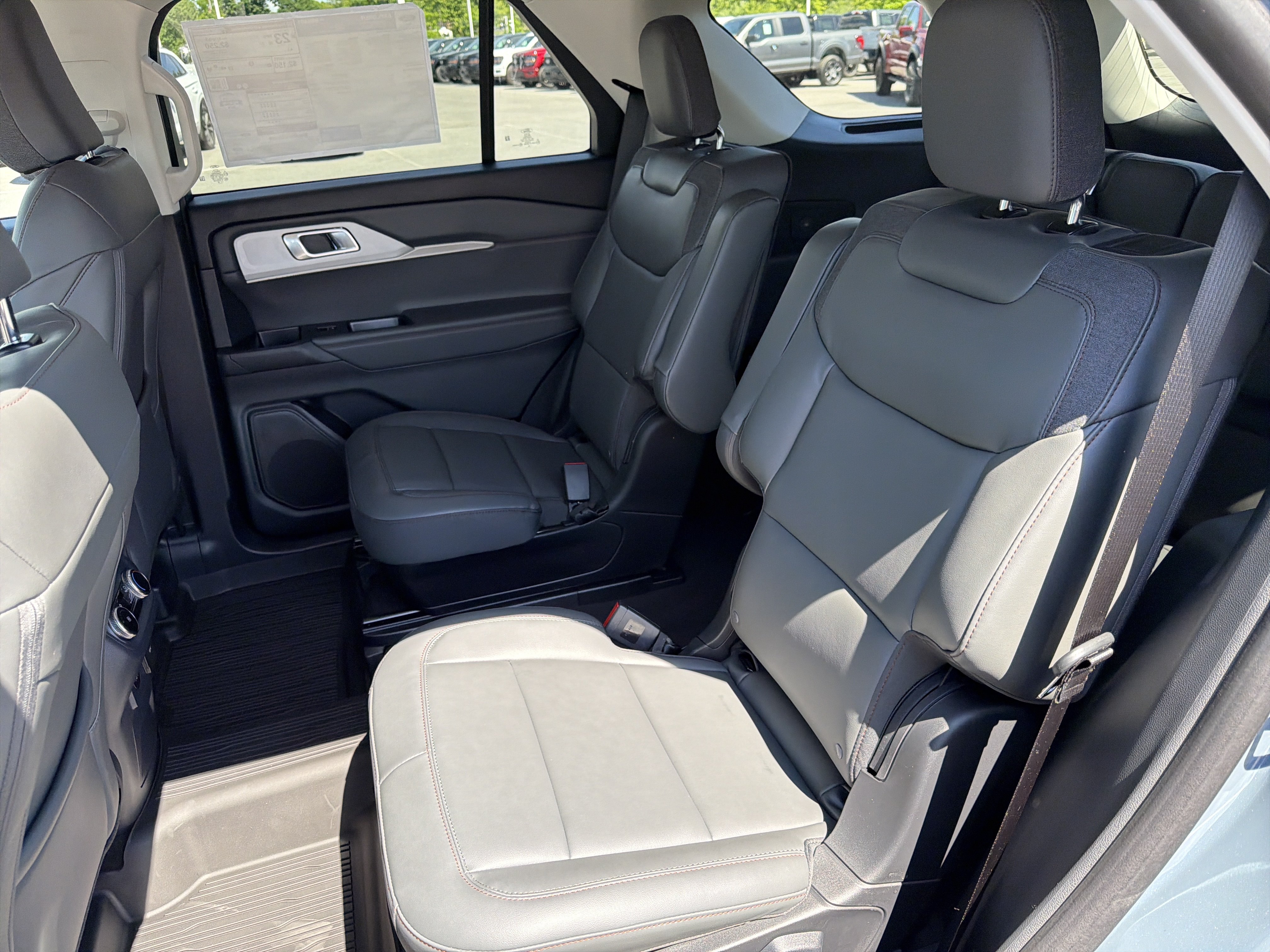 New 2026 Ford Explorer Active w/ Active Comfort Package AWD/4WD image 13