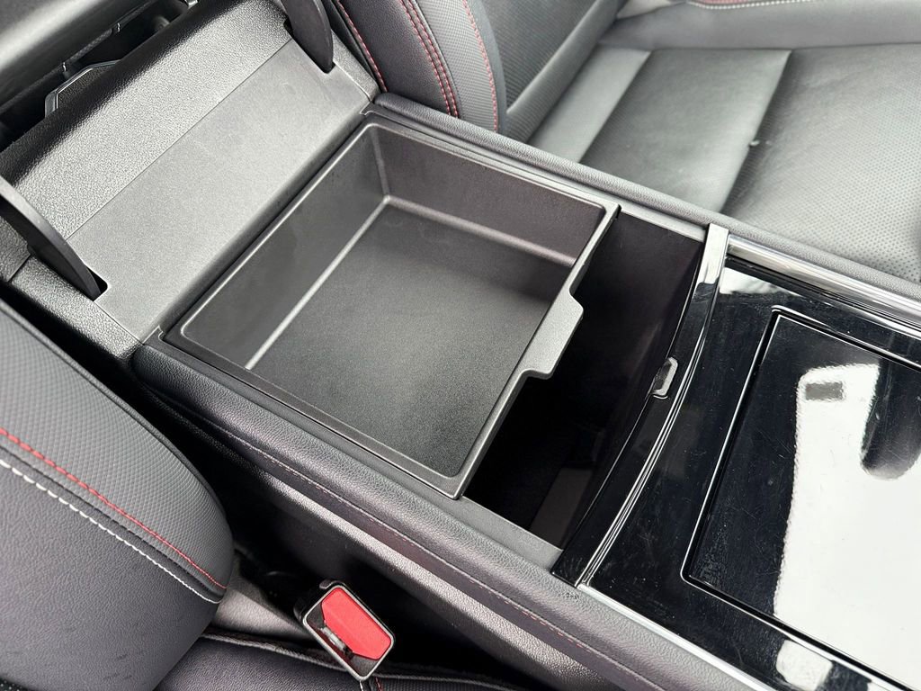 Used 2025 Chevrolet Traverse RS image 35