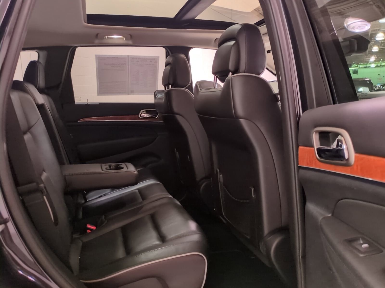 Used 2012 Jeep Grand Cherokee Overland image 11