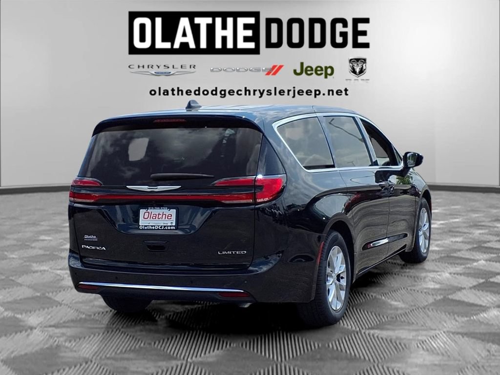 New 2026 Chrysler Pacifica Limited w/ Uconnect Theater Family Group FWD image 28
