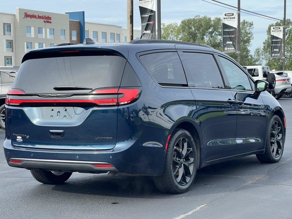 Used 2025 Chrysler Pacifica Limited FWD image 10