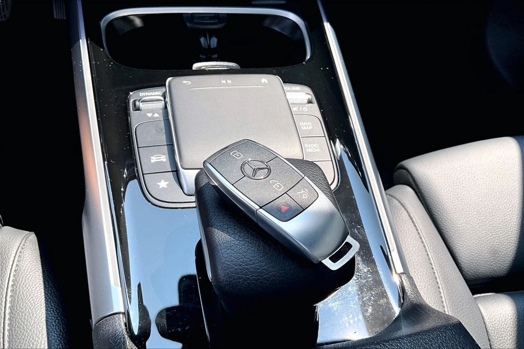 Certified 2023 Mercedes-Benz GLB 250 4MATIC image 10