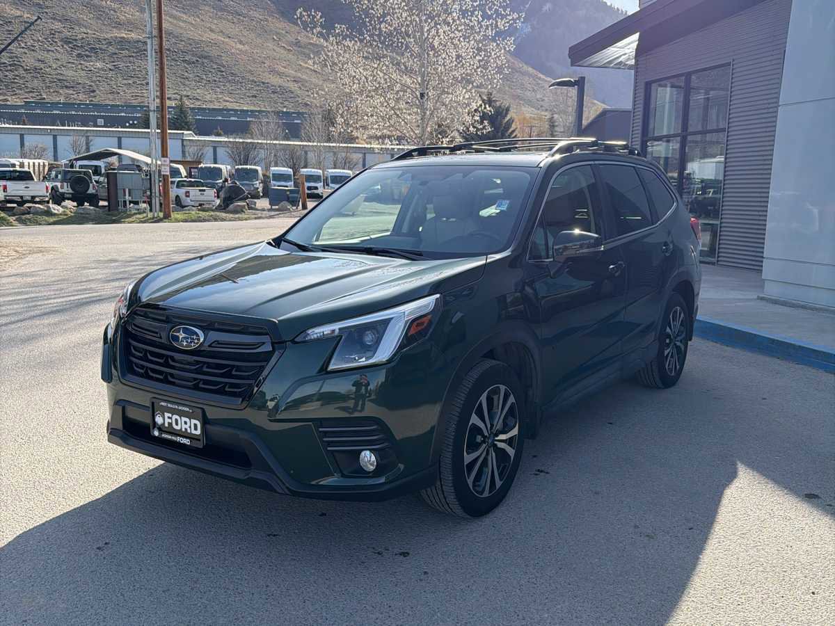 Used 2022 Subaru Forester Limited image 3
