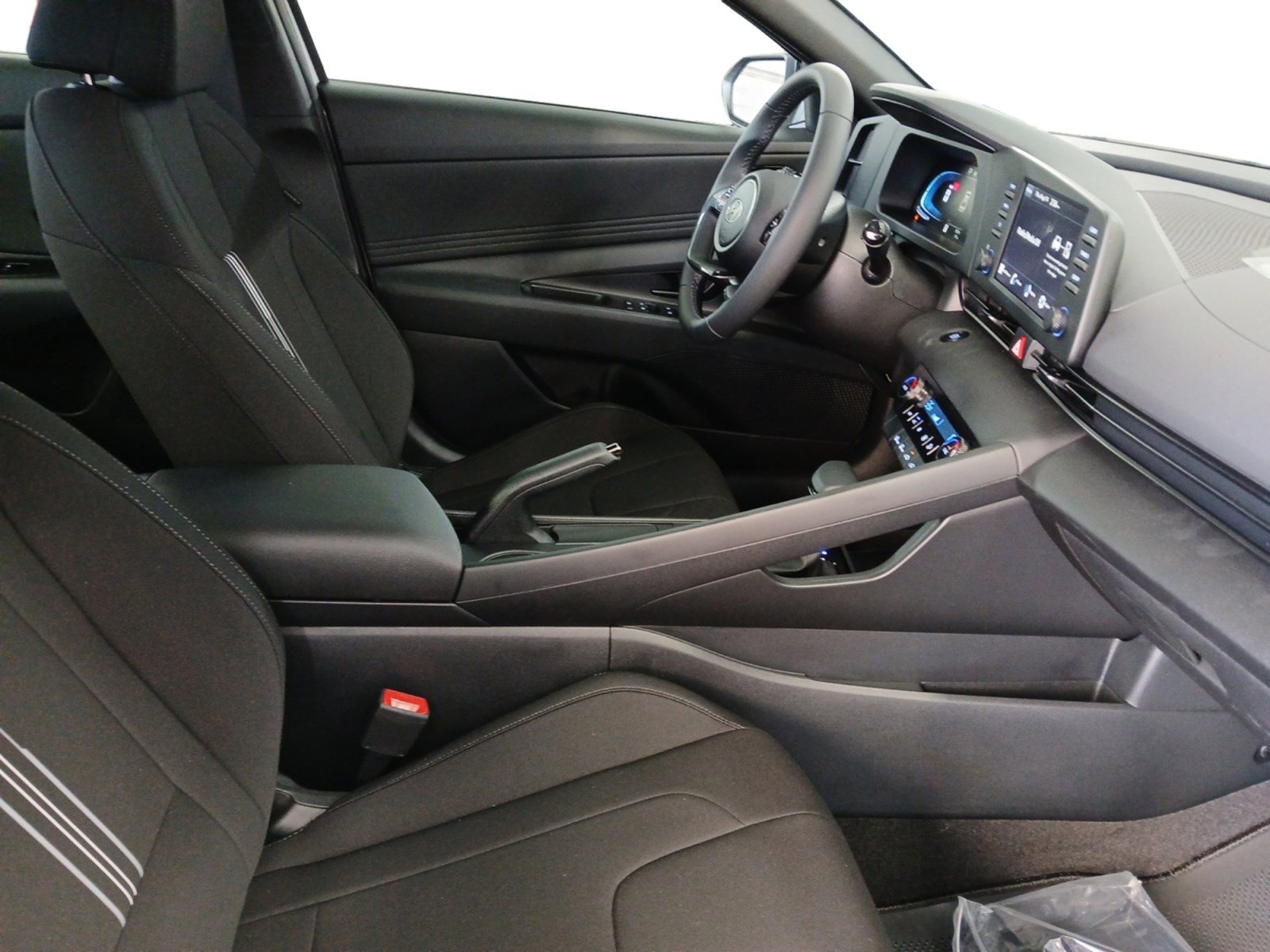 New 2025 Hyundai Elantra Sport image 15