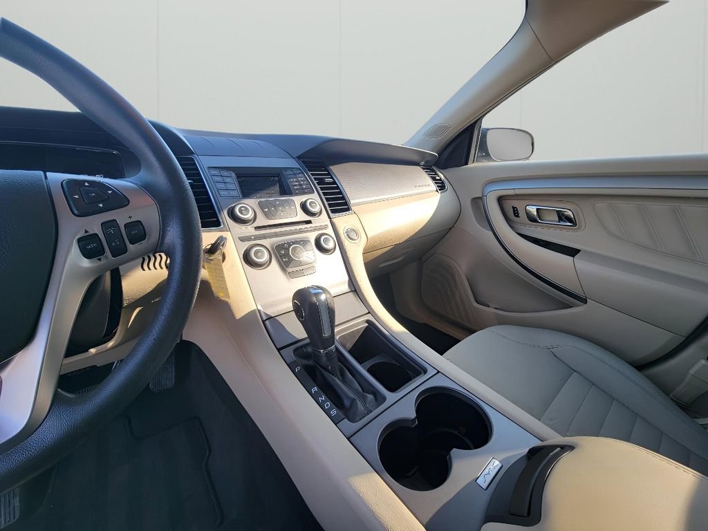 Used 2018 Ford Taurus SE image 18