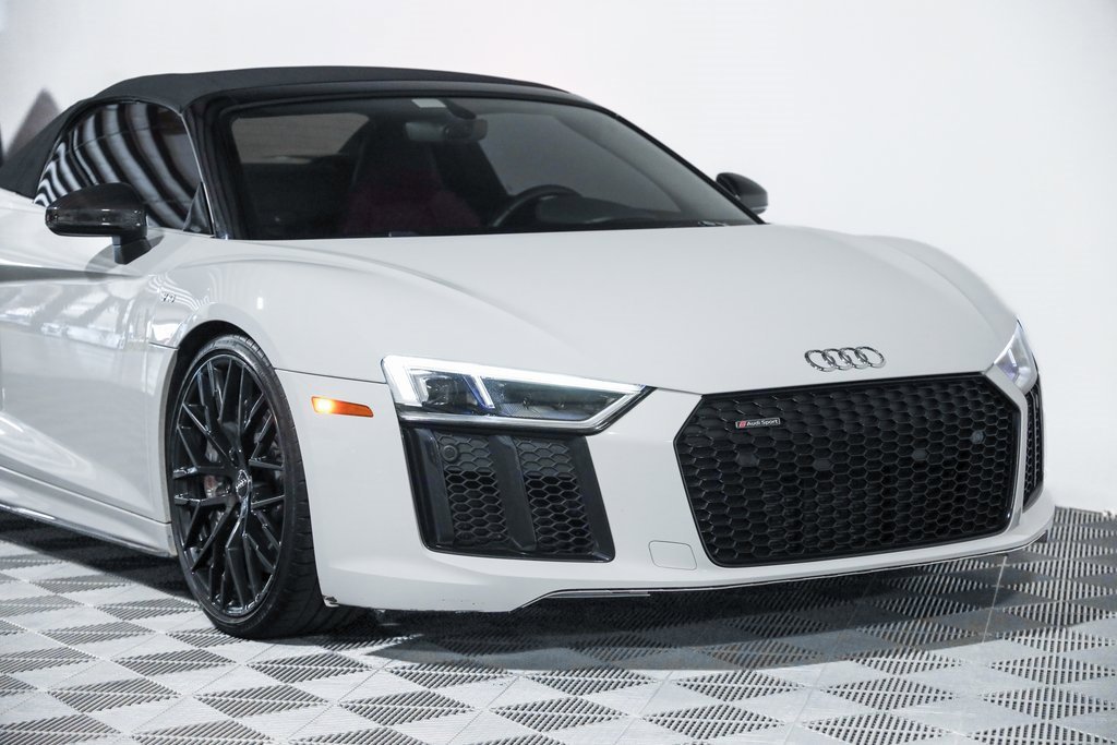 Used 2018 Audi R8 V10 plus image 10