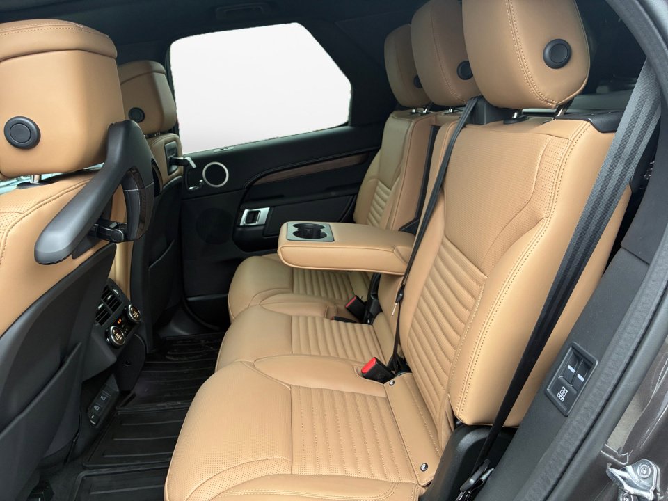 New 2026 Land Rover Discovery Dynamic SE AWD/4WD image 13