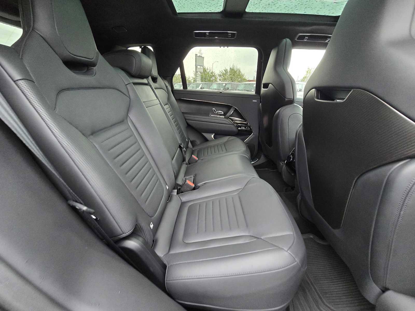 Used 2024 Land Rover Range Rover Sport image 15