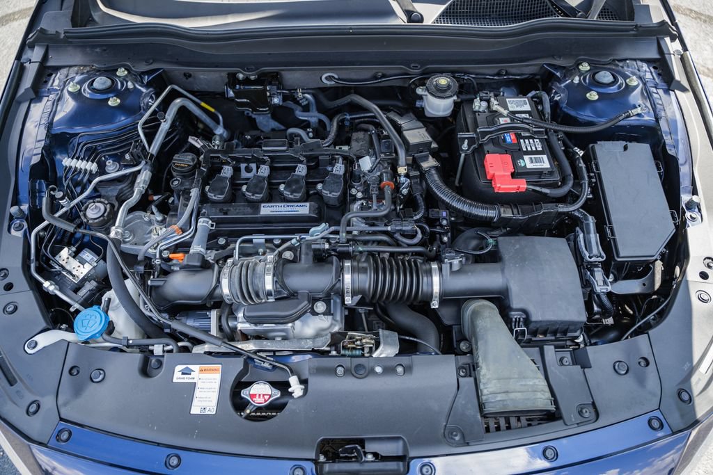 Used 2018 Honda Accord Touring image 19