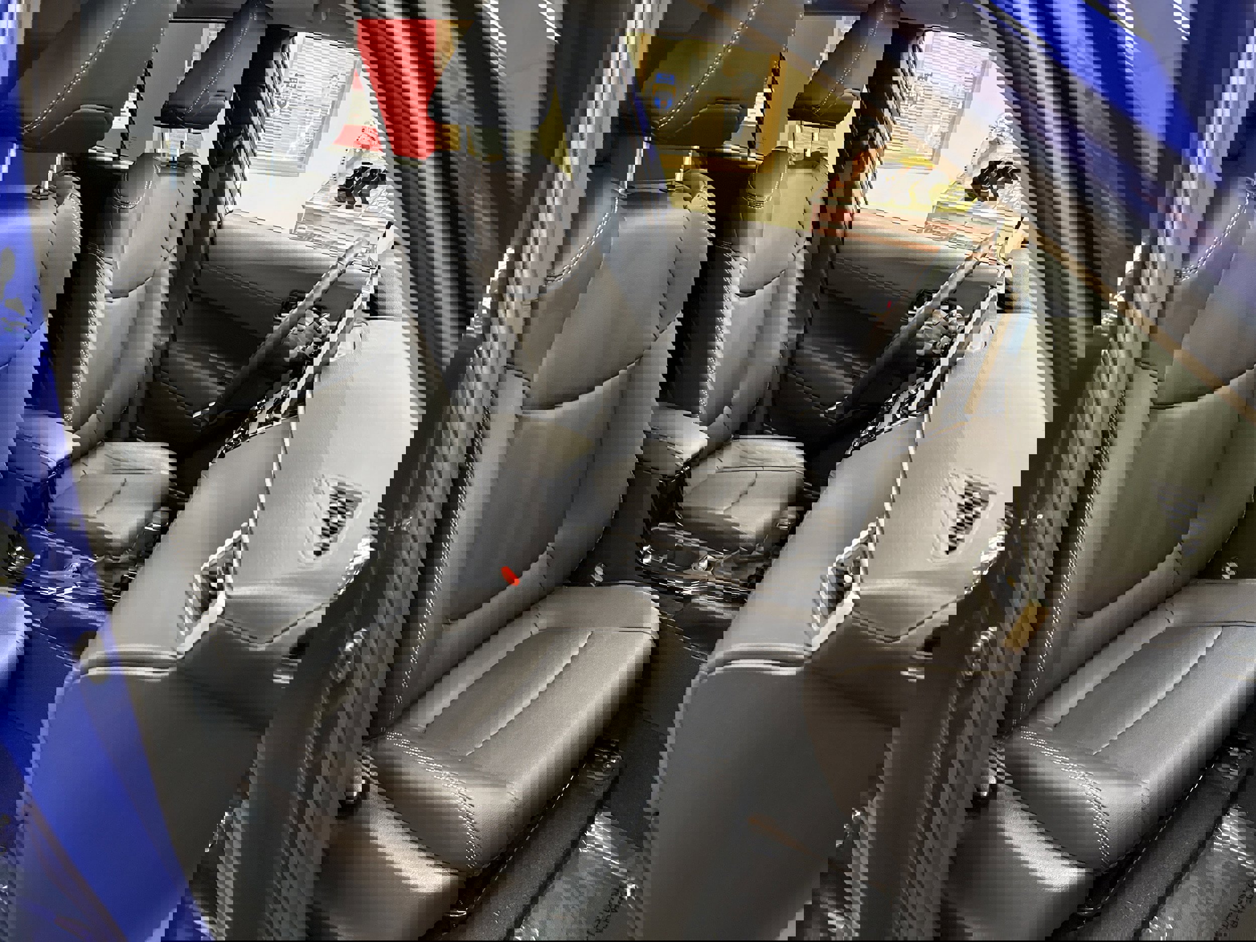 Used 2023 Toyota Corolla Cross XLE w/ Convenience Package image 18