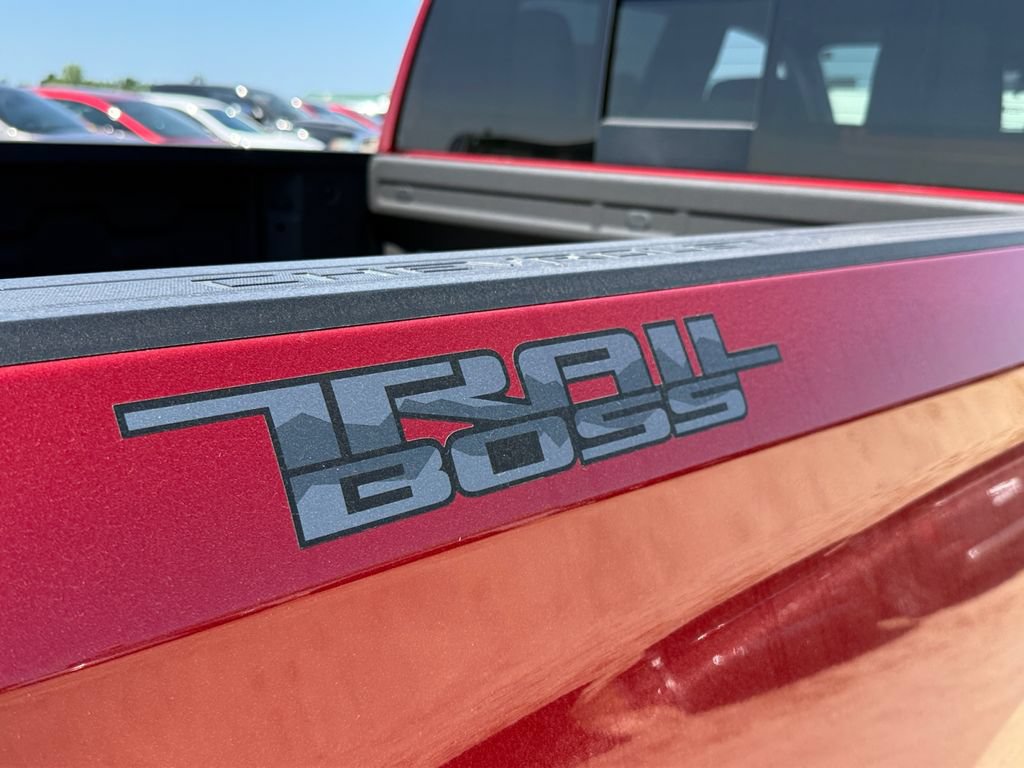 Used 2024 Chevrolet Silverado 1500 LT Trail Boss w/ Convenience Package II AWD/4WD image 46