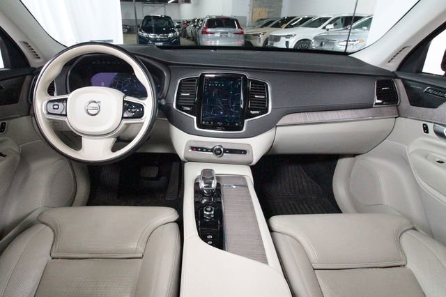 Certified 2024 Volvo XC90 T8 Ultimate w/ Protection Package Premier image 6