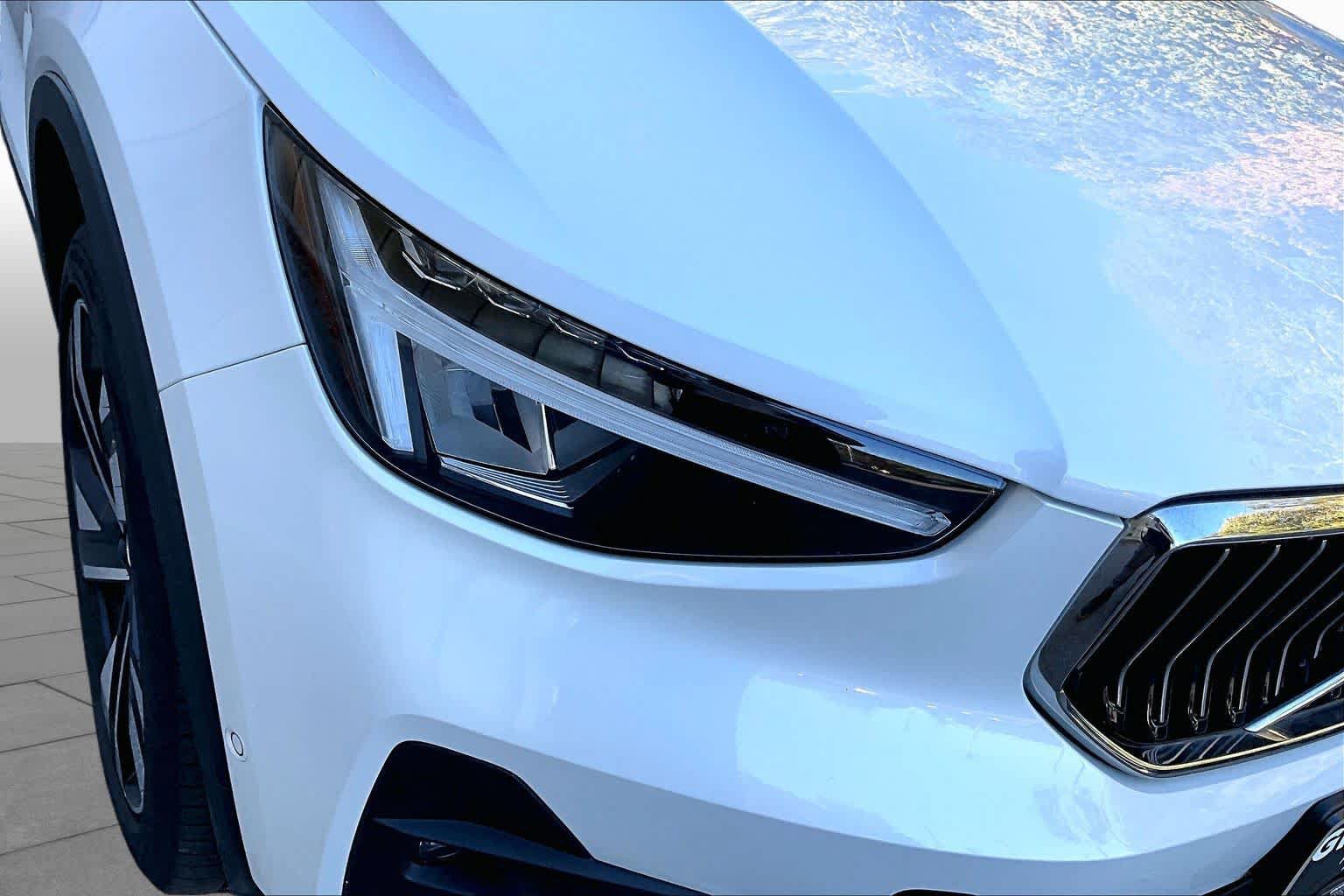 Certified 2024 Volvo XC40 B5 Plus w/ Protection Package Premier AWD/4WD image 26