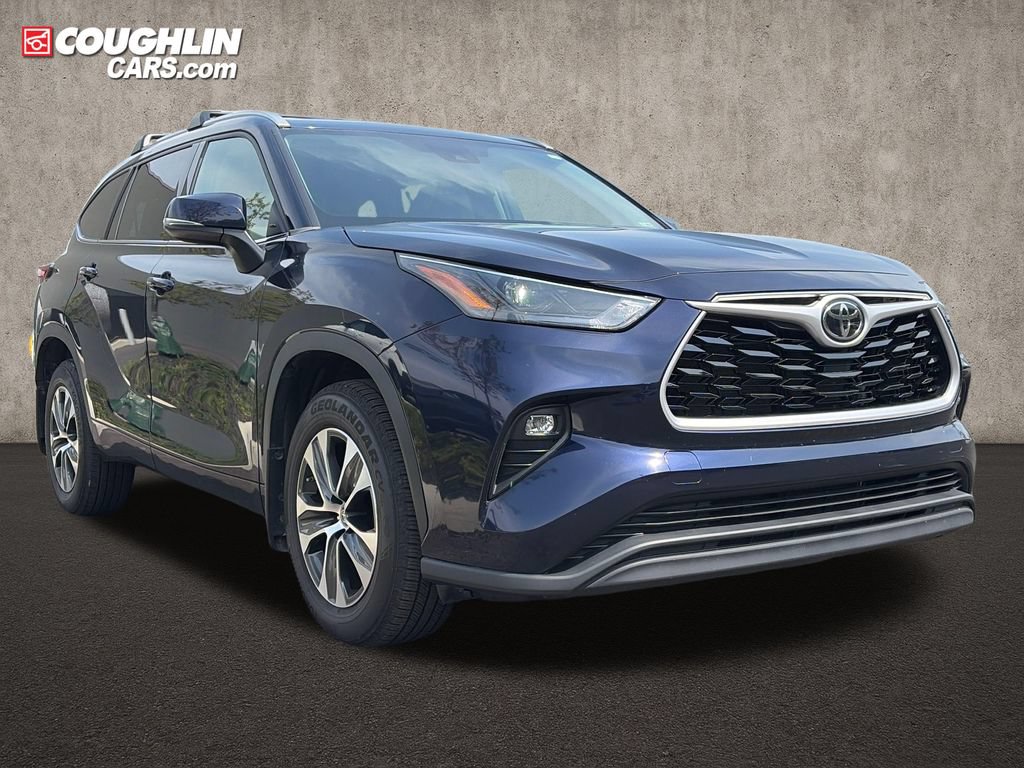 Used 2022 Toyota Highlander XLE