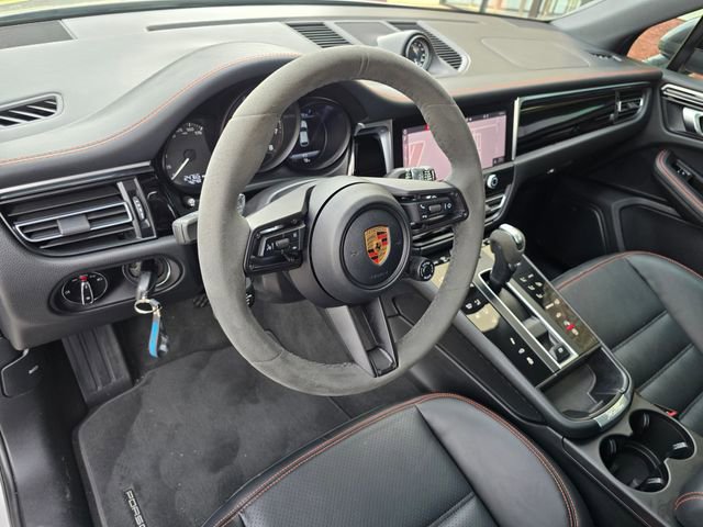 Used 2023 Porsche Macan Turbo AWD/4WD image 23