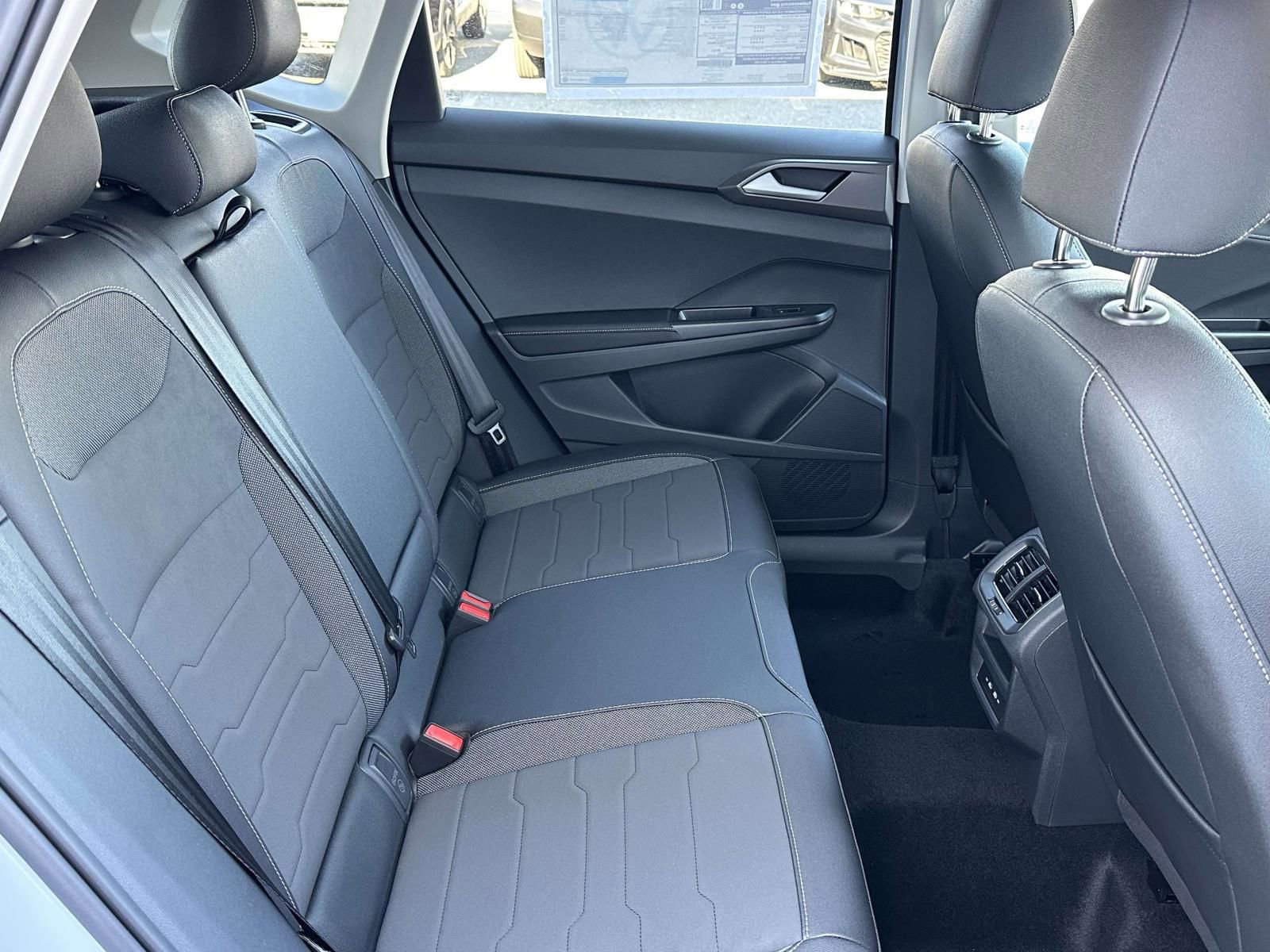 New 2026 Volkswagen Taos SE image 15