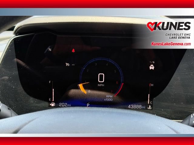 Used 2025 Chevrolet Trax LT FWD image 4
