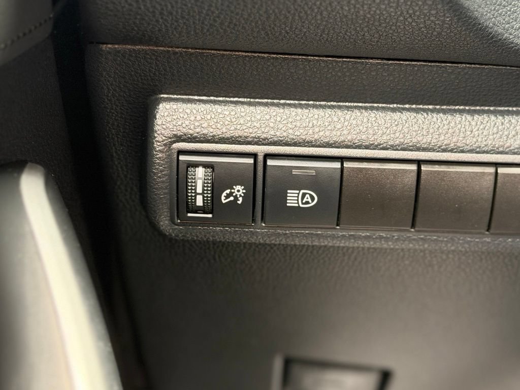 Used 2020 Toyota Corolla SE FWD image 21