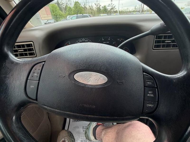 Used 2004 Ford F350 Lariat image 12