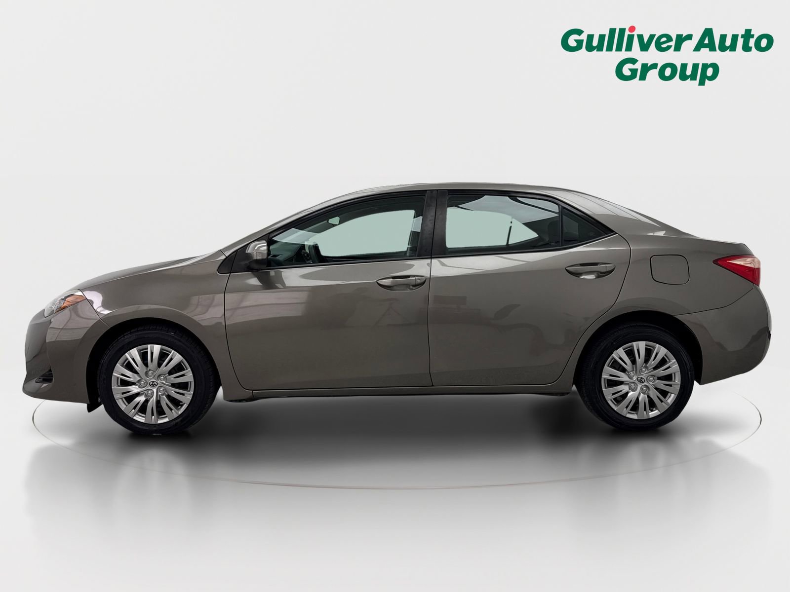 Used 2019 Toyota Corolla LE w/ Carpet Mat Package (TMS) FWD image 3