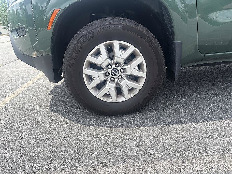 Certified 2023 Nissan Frontier SV w/ Technology Package AWD/4WD image 9