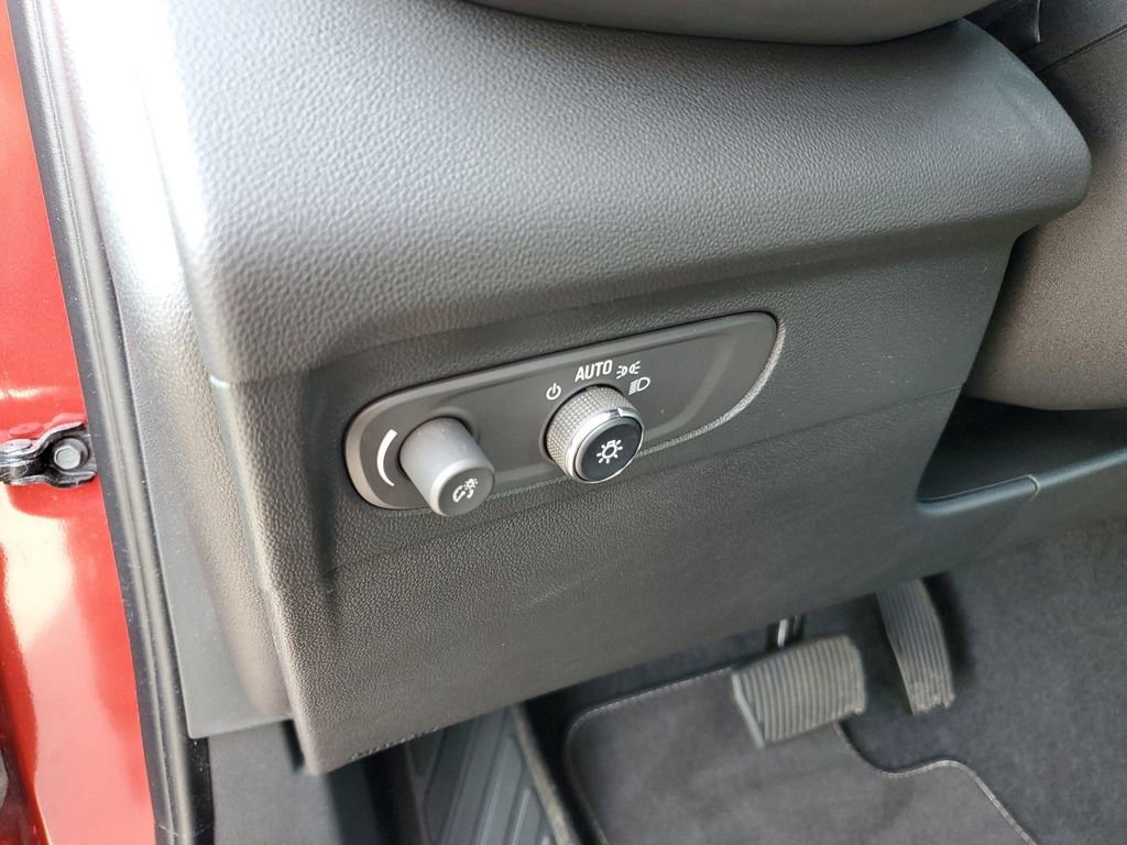 Used 2023 Buick Envision Essence AWD/4WD image 9