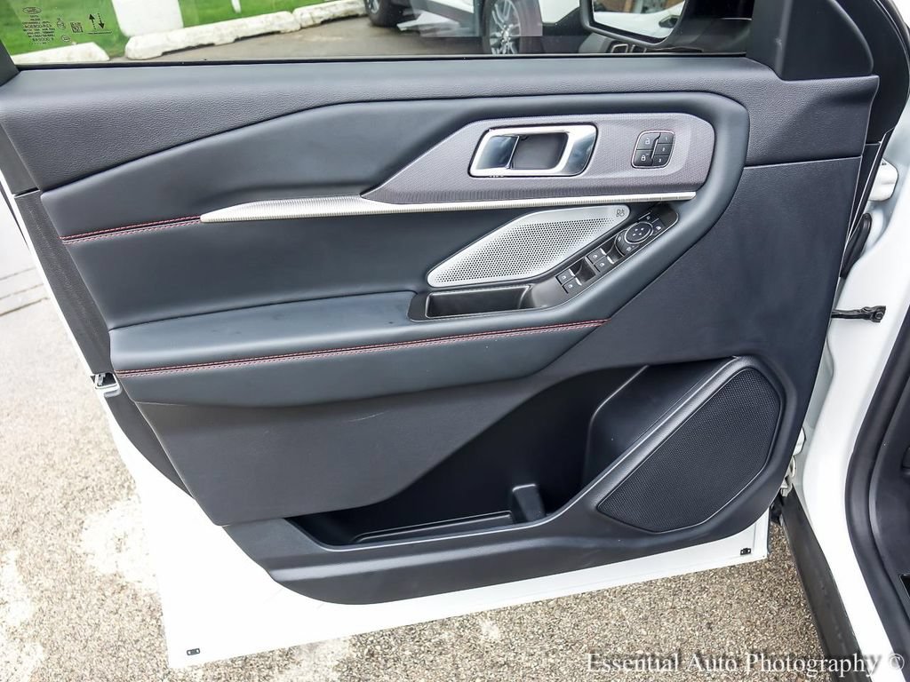Used 2025 Ford Explorer ST AWD/4WD image 22