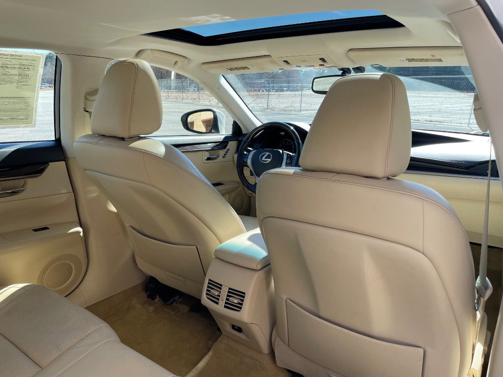Used 2014 Lexus ES 350 Ultra Luxury w/ Luxury Package FWD image 27