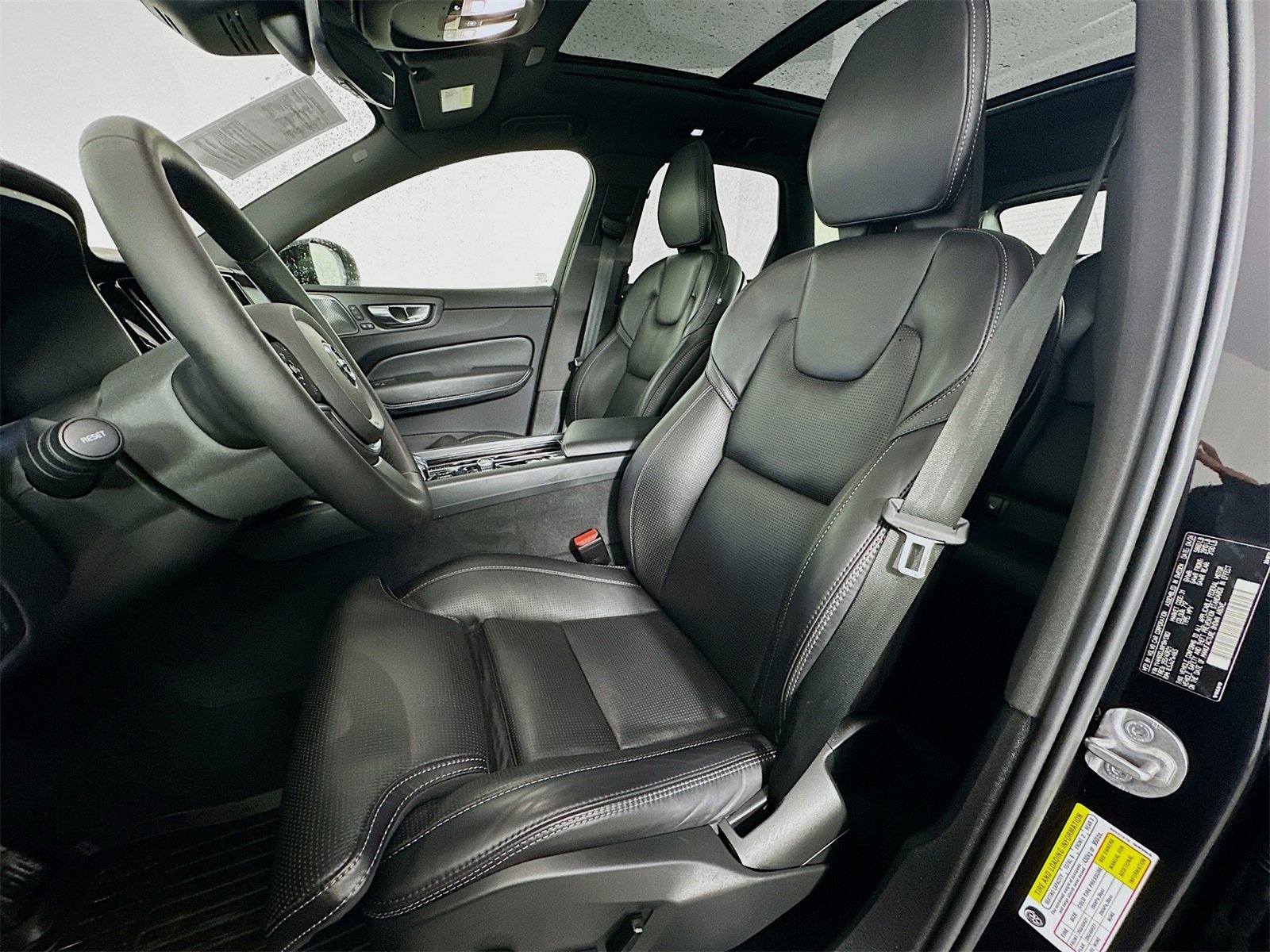 Used 2024 Volvo XC60 T8 Ultimate w/ Protection Package Premier image 22