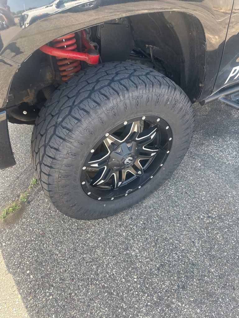 Used 2018 Toyota Tundra Platinum AWD/4WD image 3