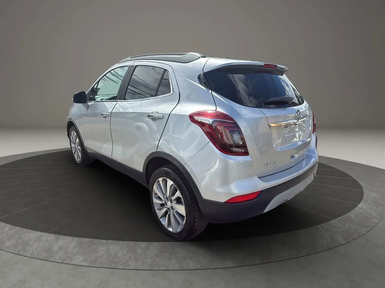 Used 2018 Buick Encore Preferred image 7