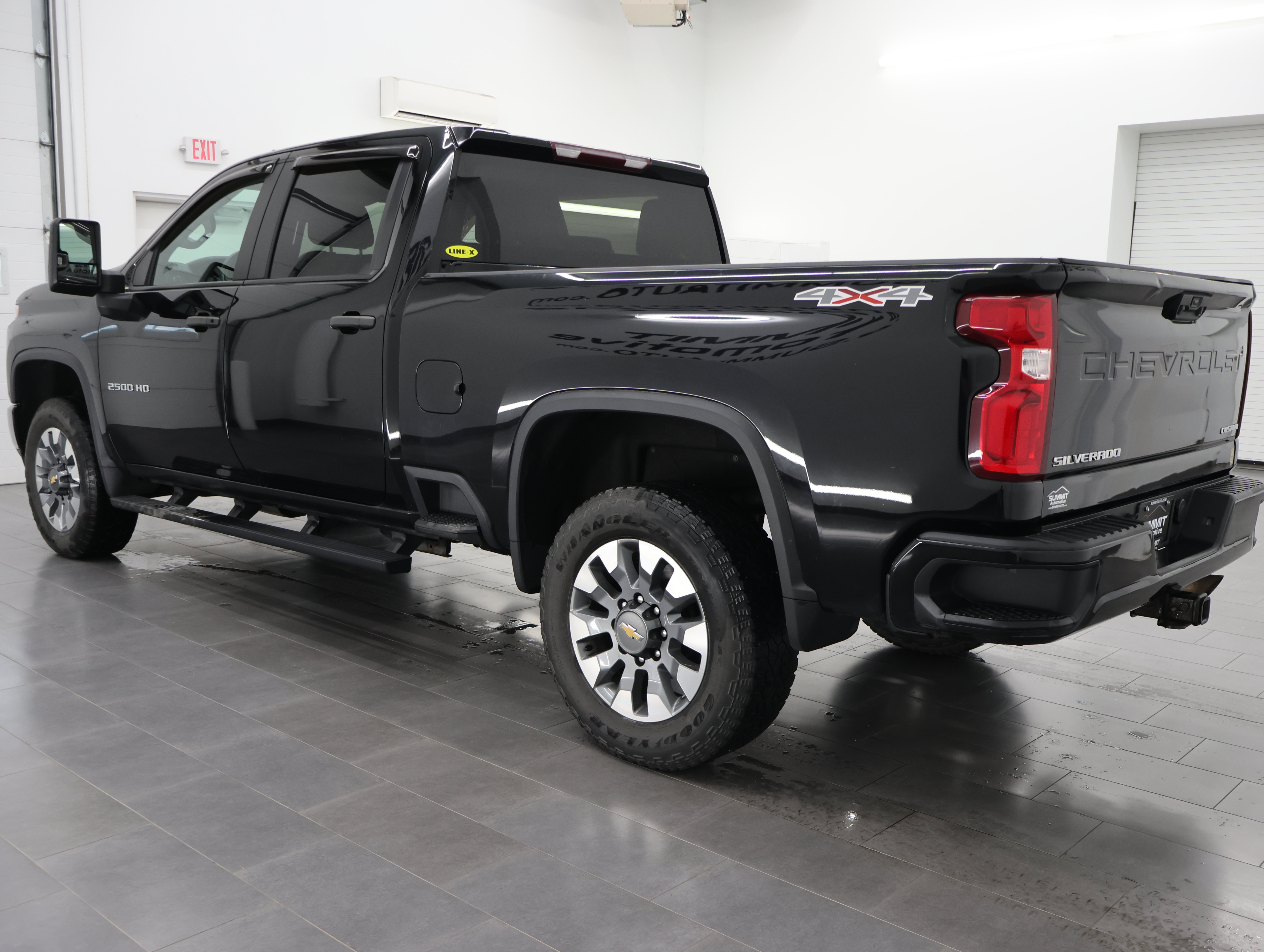 Used 2021 Chevrolet Silverado 2500 Custom w/ Custom Value Package AWD/4WD image 6