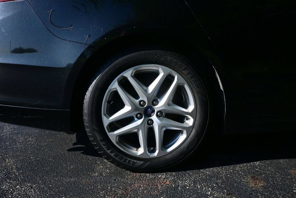 Used 2013 Ford Fusion SE FWD image 21