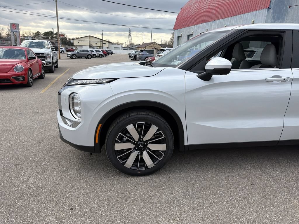 New 2026 Mitsubishi Outlander SE AWD/4WD image 9