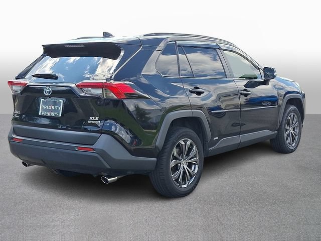 Used 2022 Toyota RAV4 XLE Premium AWD/4WD image 4