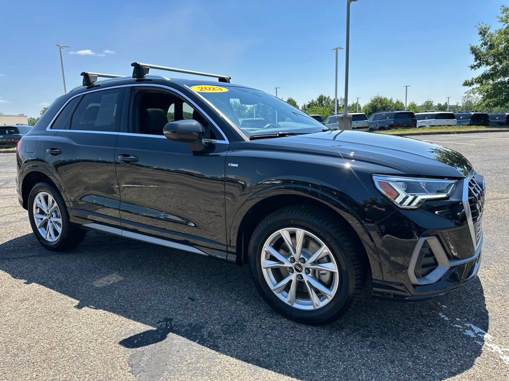 Used 2023 Audi Q3 2.0T Premium Plus w/ Premium Plus Package AWD/4WD image 17